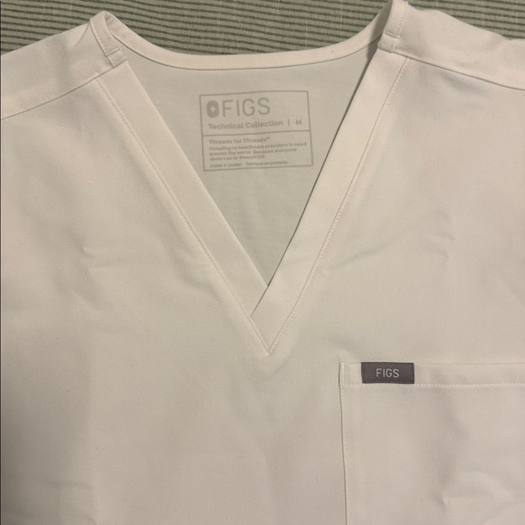 Figs Ivory V-Neck Scrub Top - Picture 4 of 4
